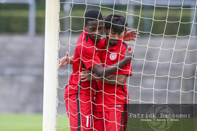 Berlin, Deutschland 06. August 2016:
Testspiel - 16/17 - Hertha BSC vs. Al Jazira FC

v.li. Vorlagengeber Ahmed Rabeea (Jazira / Abu Dhabi) jubelt mit Torschuetze, TorschÃ¼tze Khalfan Moubarak (Jazira / Abu Dhabi) ueber das Tor zum 1:1 Ausgleich. Aktion, Einzelbild, Freisteller, quer, querformat, Jubel, Freude, Emotion, Torjubel, Torschuetze, TorschÃ¼tze, Tor, 