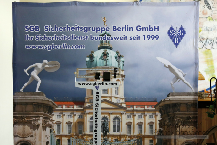 Berlin,  Deutschland 08. Oktober 2014:
Presse-/ Fototermin - Majesty of Prussia 2014 im HofbrÃ¤u Berlin:

Die Wage vom Sponsor und Veranstalter Sicherheitsgruppe Berlin GmbH (SGB)