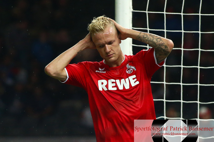 Berlin, Deutschland 22. September 2015:
1. BL - 15/16 - Hertha BSC Berlin vs. 1. FC Koeln

Kevin Vogt (KÃ¶ln / Koeln) nach einer vergebenen Torchance. Aktion, Einzelbild, Freisteller, quer, querformat, Portrait, Gesicht, Gestik, Geste, gestikuliert, 