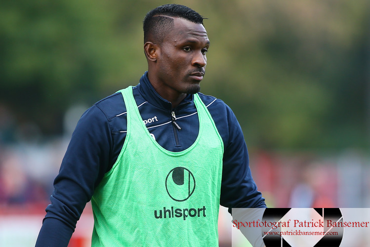 Berlin, Deutschland 26. September 2015:
2. BL - 15/16 - 1. FC Union Berlin vs. MSV Duisburg

Kingsley Onuegbu (Duisburg). Aktion . Einzelbild . Freisteller . quer, querformat, Portrait / Gesicht